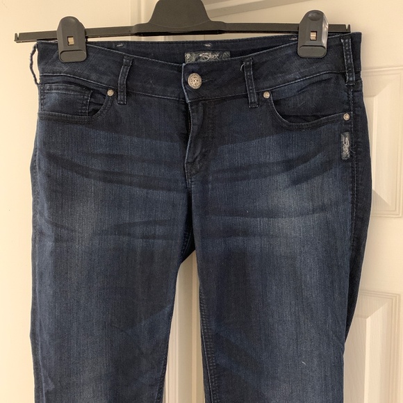 Blue Jeans - Picture 1 of 6